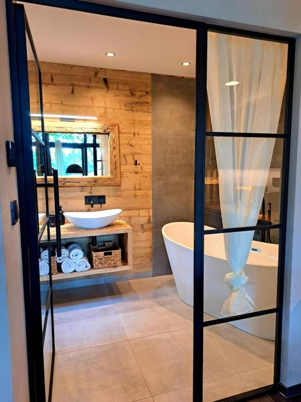 Hotel Kouty - Lesni Apartmany Ledeč nad Sázavou Esterno foto